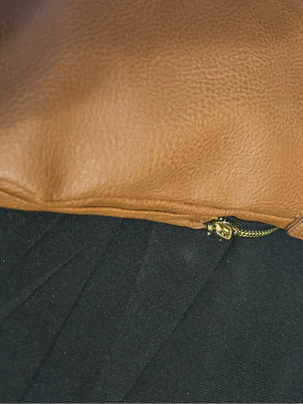 Steve Madden compact messenger